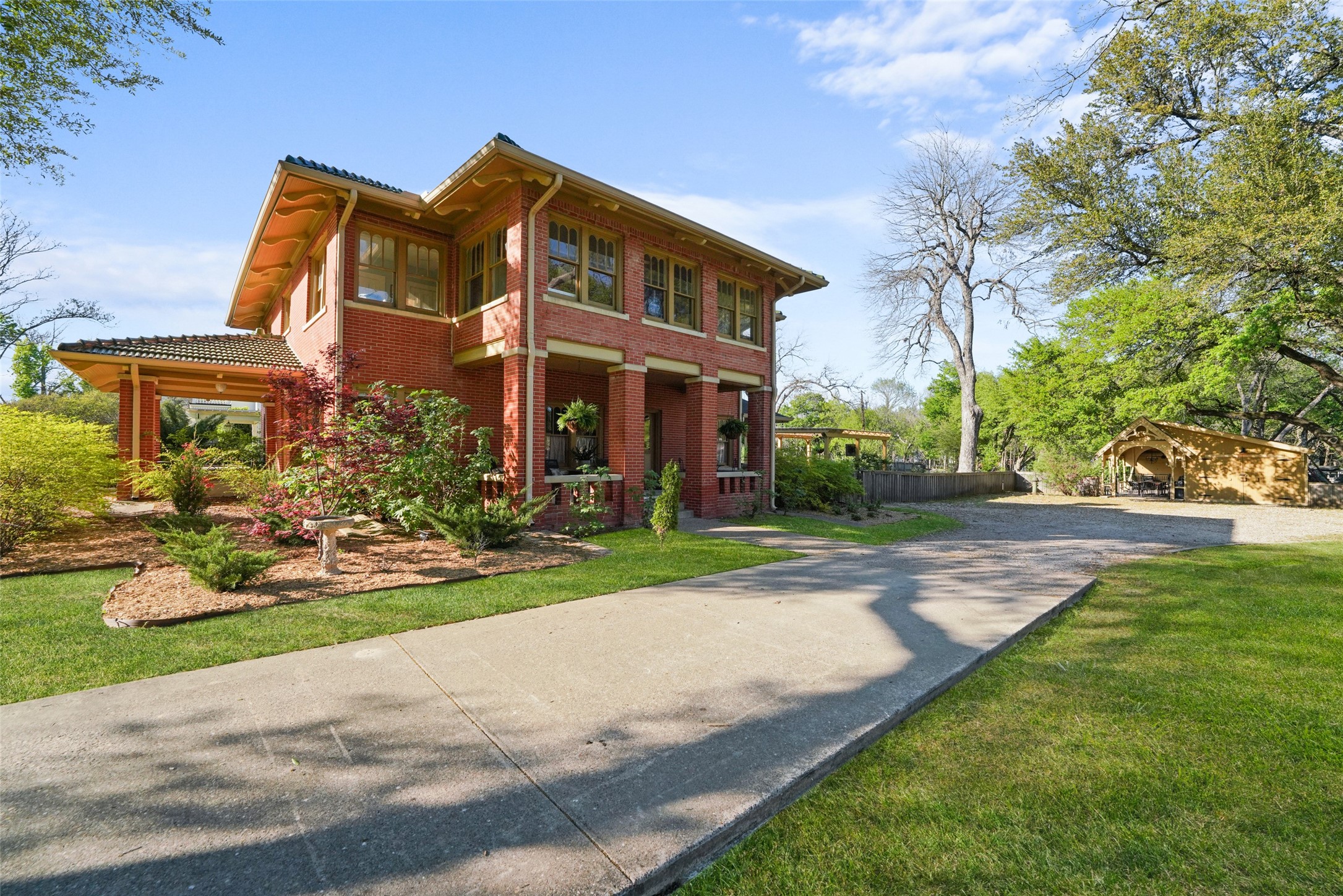 406 Griffith Avenue Terrell TX 75160