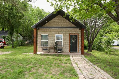 1013 Clay Street Nocona TX 76255