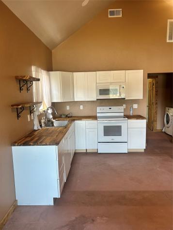 1013 Clay Street Nocona TX 76255
