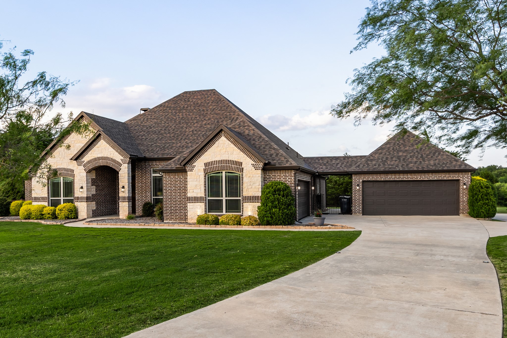 801 Eagle Pass Royse City TX 75189