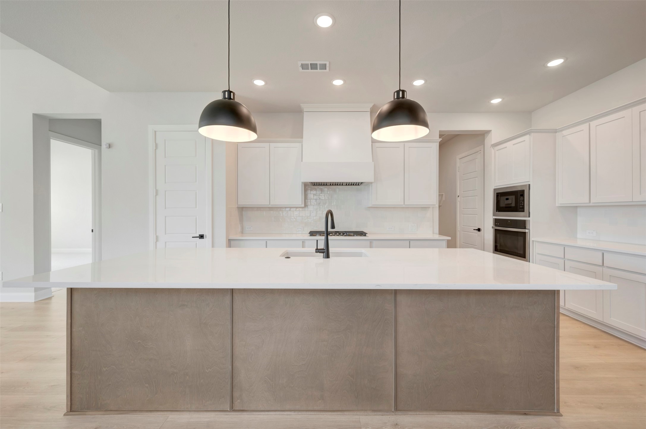 3575 Redbud Fower Trail Grand Prairie TX 76084