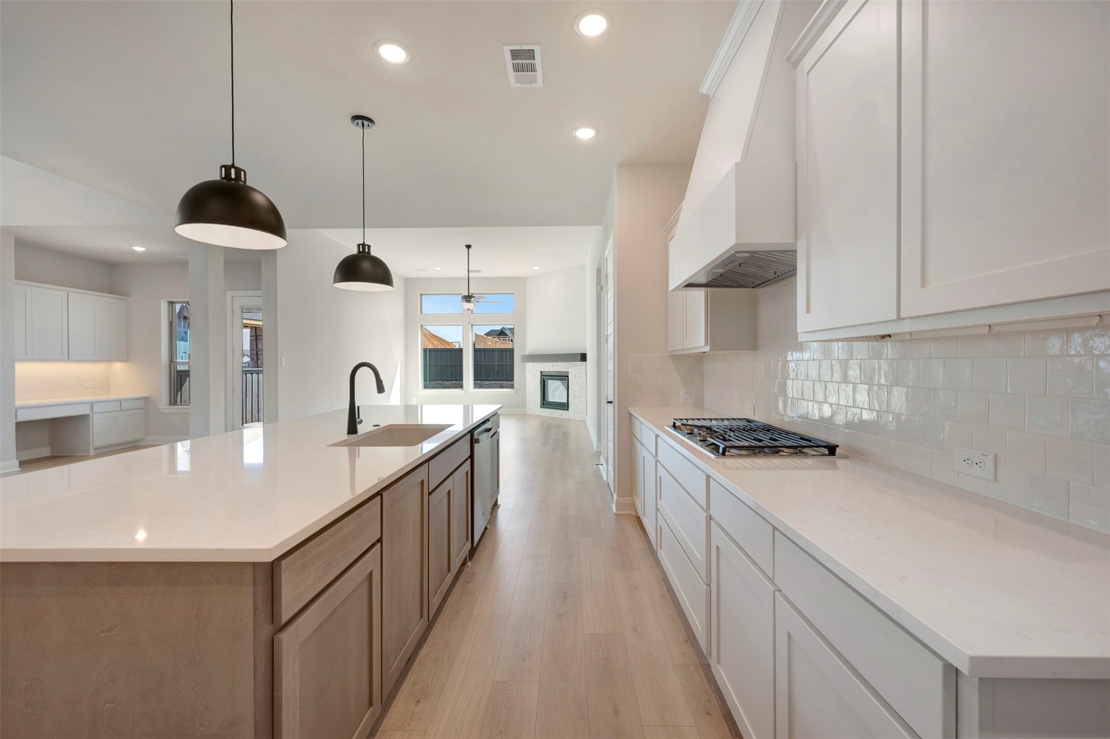 3575 Redbud Fower Trail Grand Prairie TX 76084