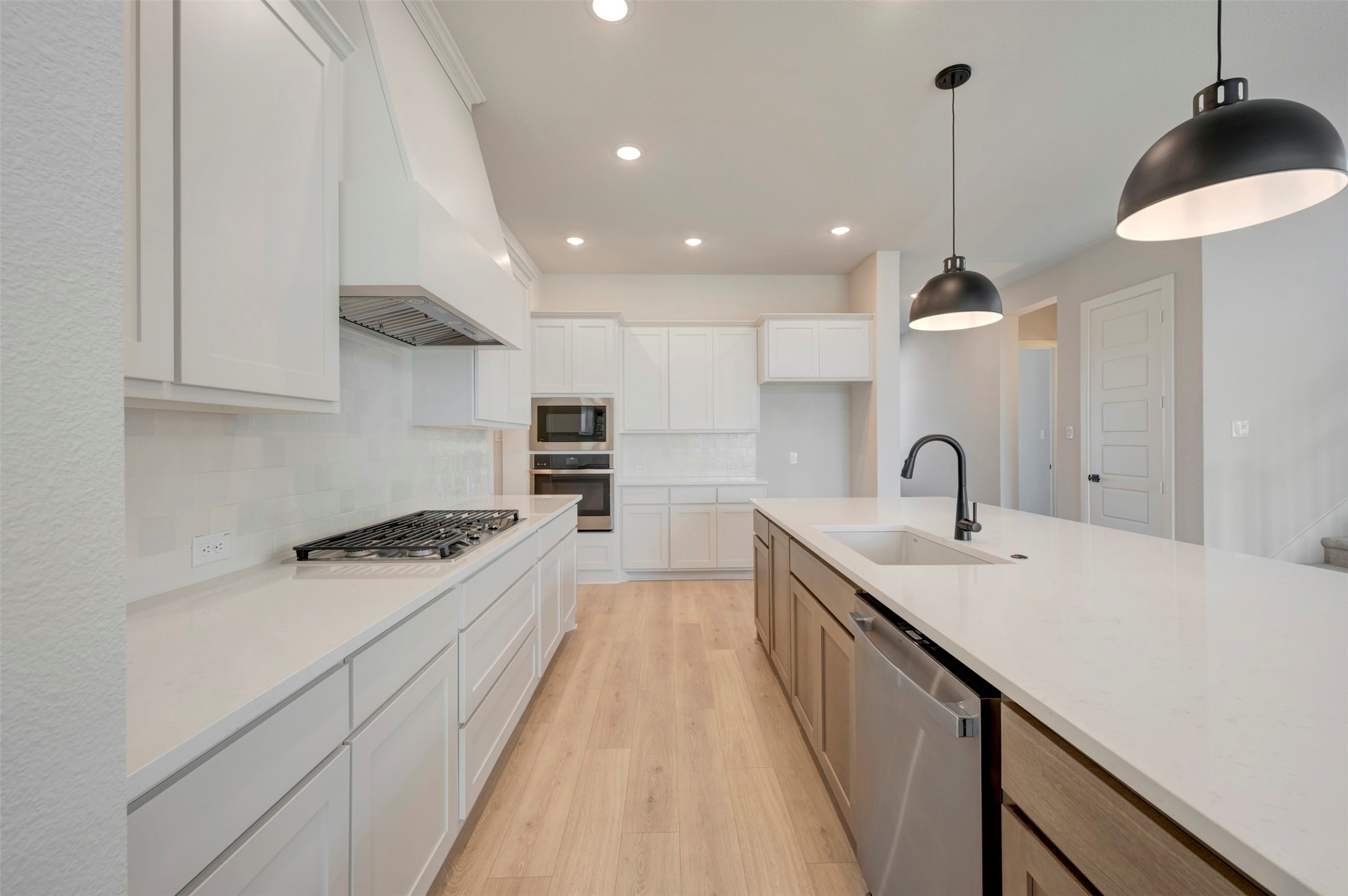 3575 Redbud Fower Trail Grand Prairie TX 76084