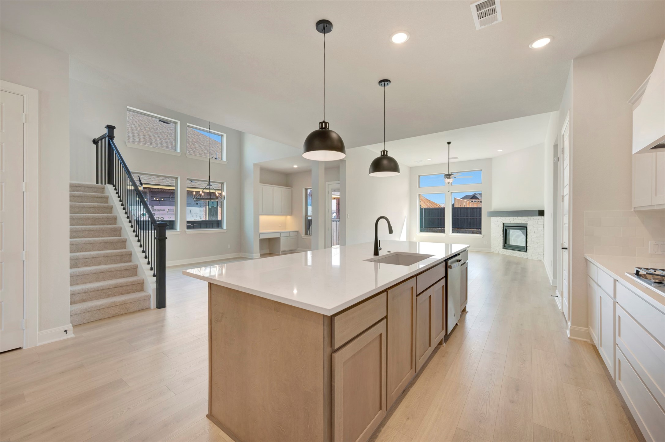 3575 Redbud Fower Trail Grand Prairie TX 76084