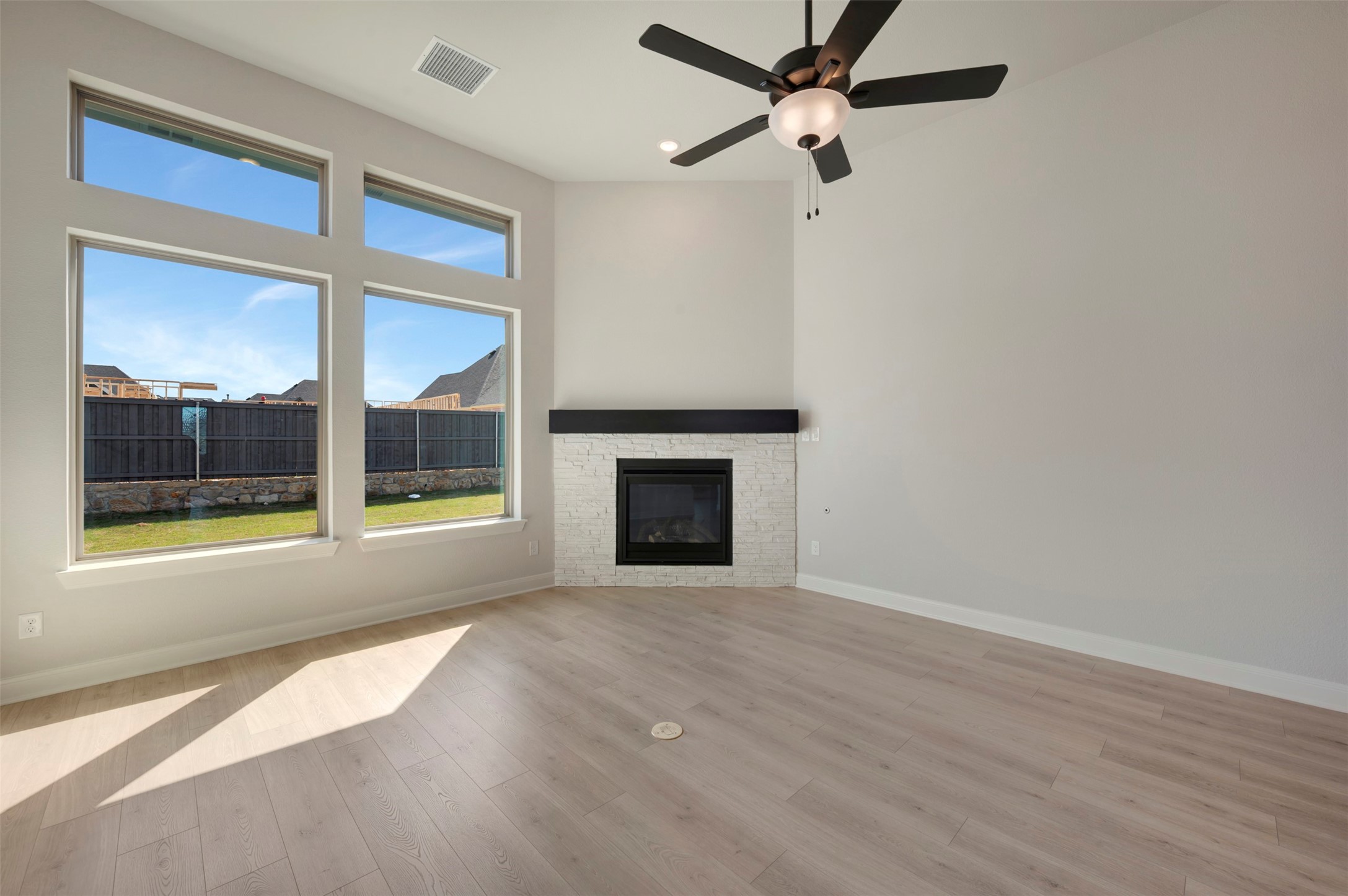 3575 Redbud Fower Trail Grand Prairie TX 76084