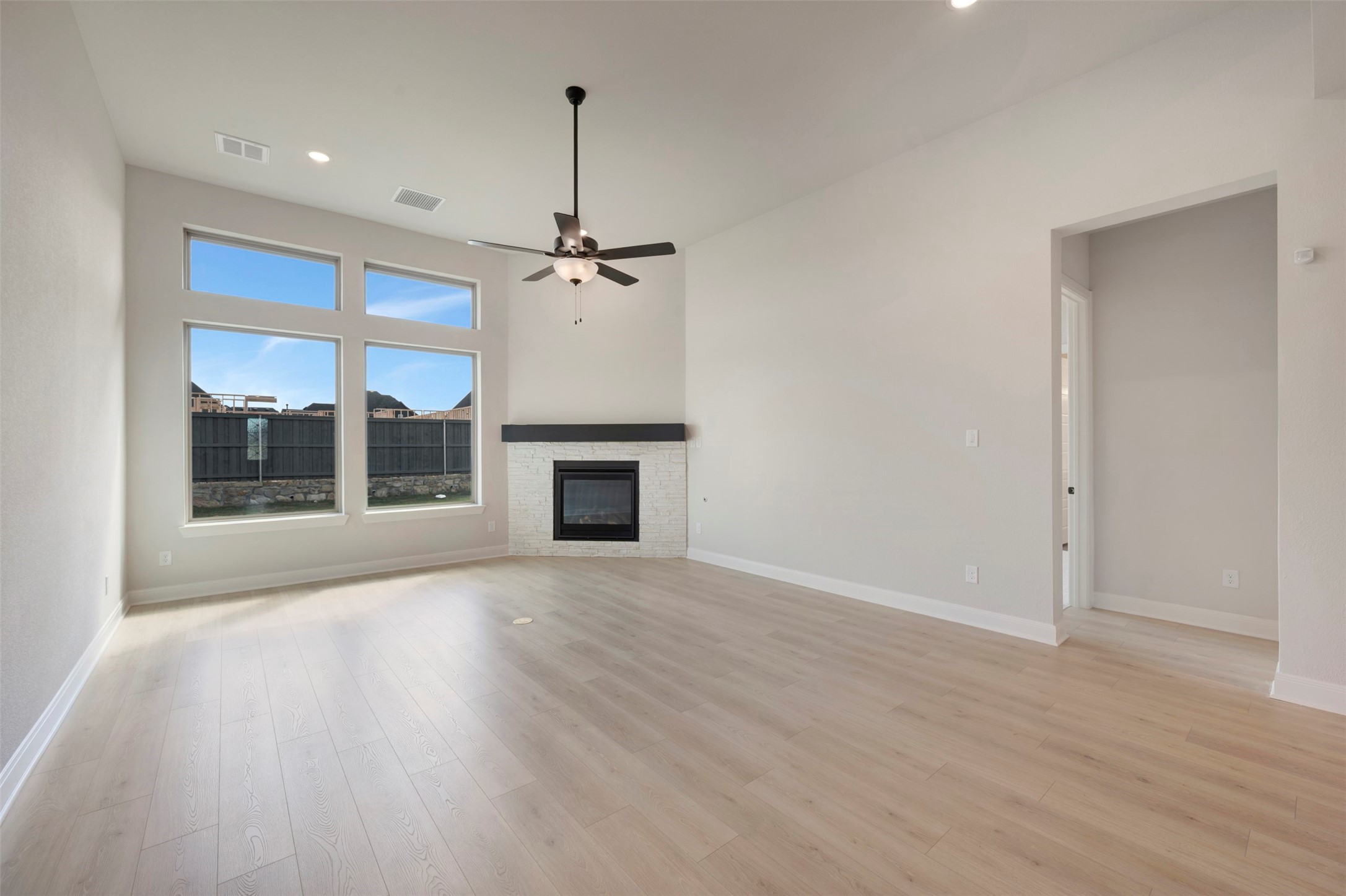 3575 Redbud Fower Trail Grand Prairie TX 76084
