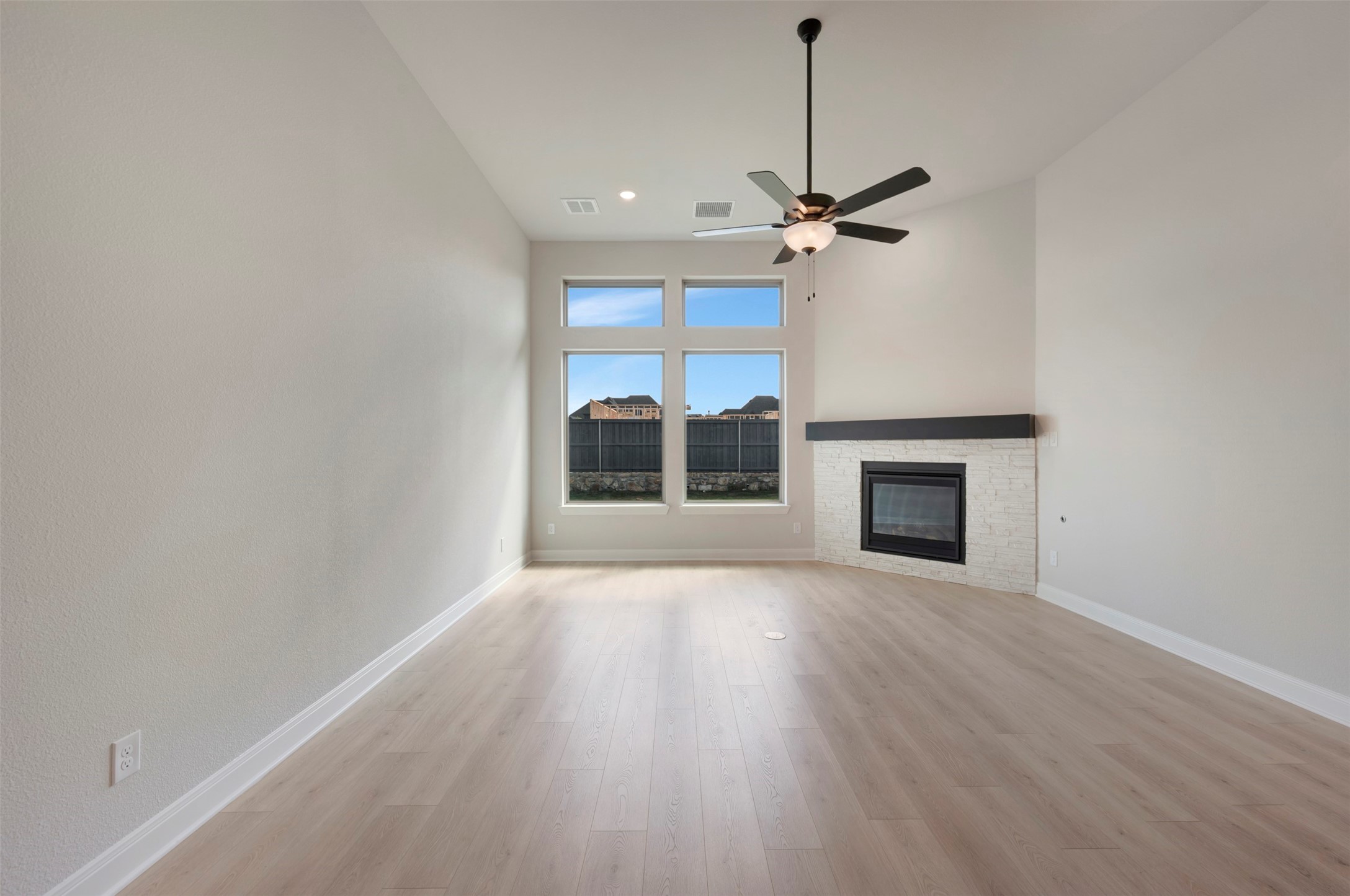 3575 Redbud Fower Trail Grand Prairie TX 76084