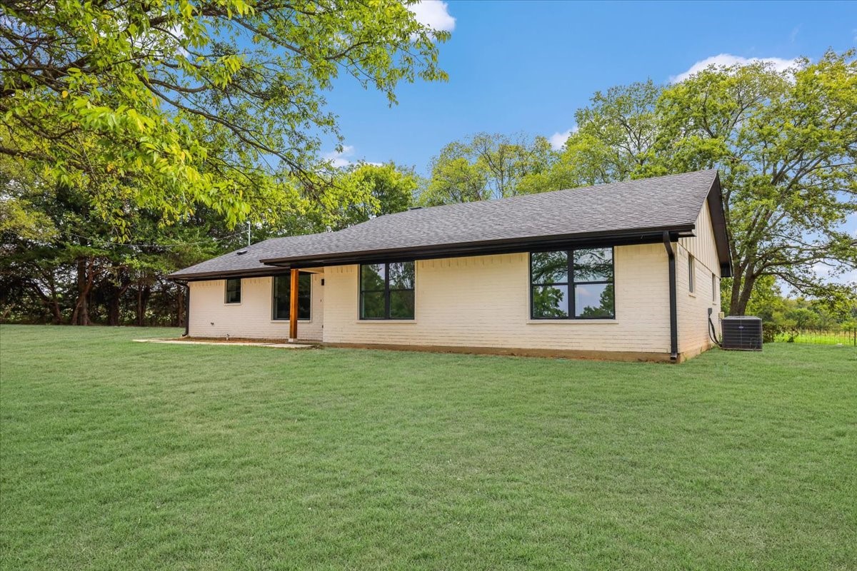 1518 E State Highway 56 Bonham TX 75418