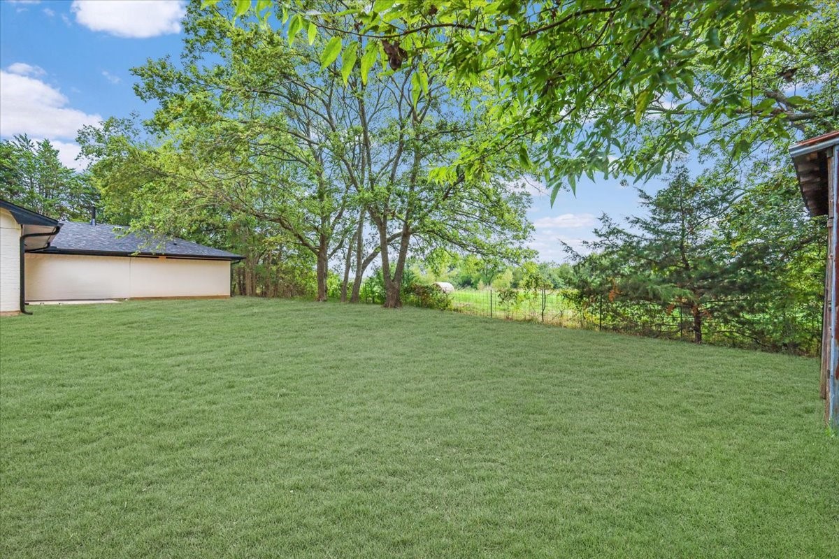 1518 E State Highway 56 Bonham TX 75418