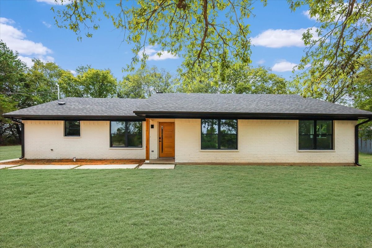 1518 E State Highway 56 Bonham TX 75418