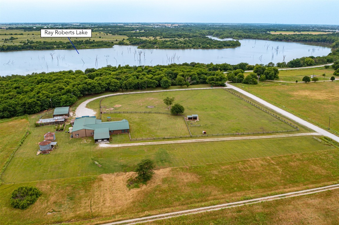 1257 County Road 231 Valley View TX 76272