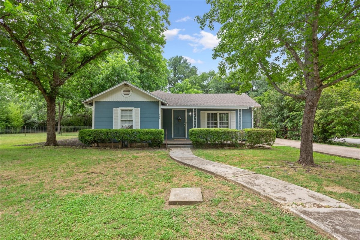 802 Avenue A Valley Mills TX 76689