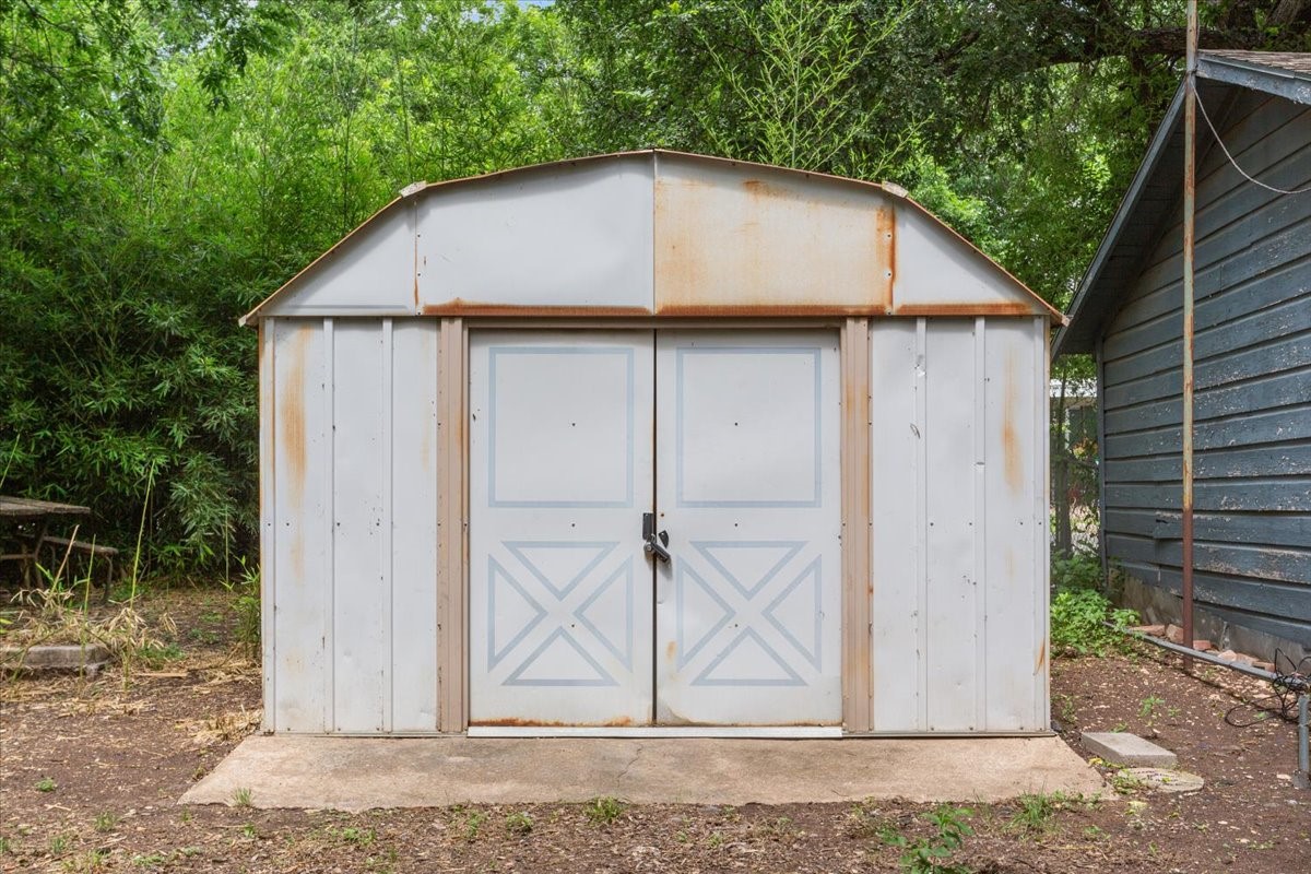 802 Avenue A Valley Mills TX 76689