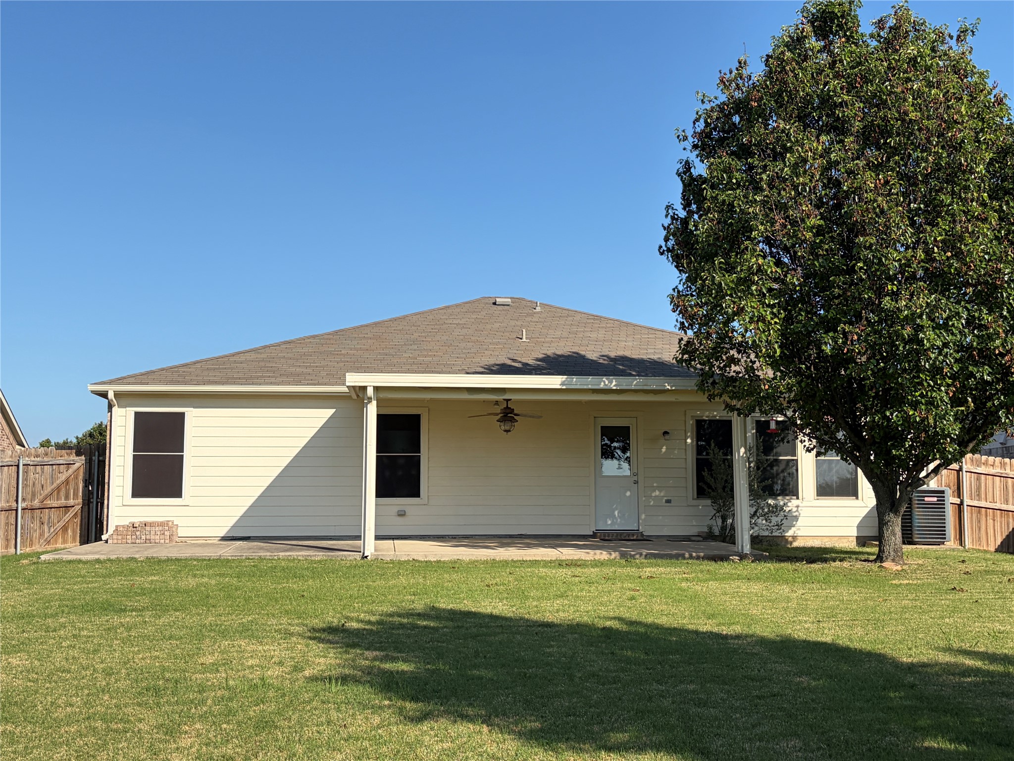 209 Broken Arrow Krum TX 76249