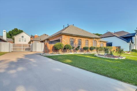 4213 Forestedge Drive Grand Prairie TX 75052