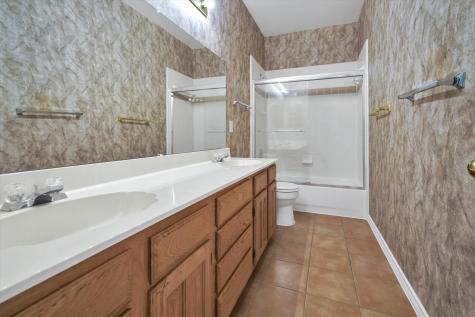 4213 Forestedge Drive Grand Prairie TX 75052