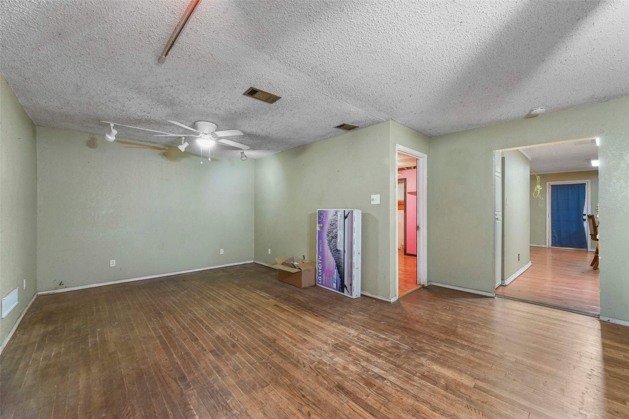 3016 Deep Well Road Balch Springs TX 75180