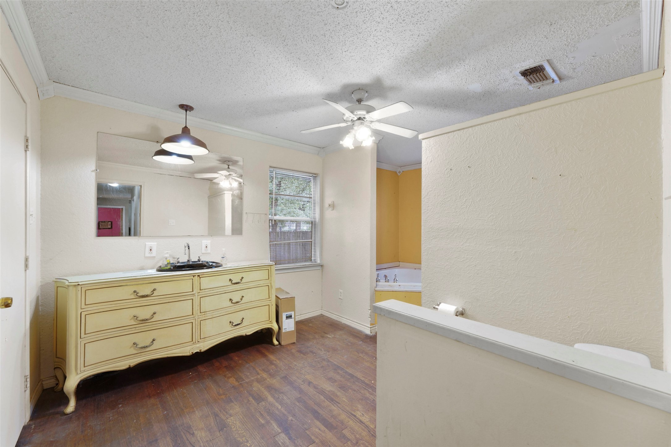 3016 Deep Well Road Balch Springs TX 75180