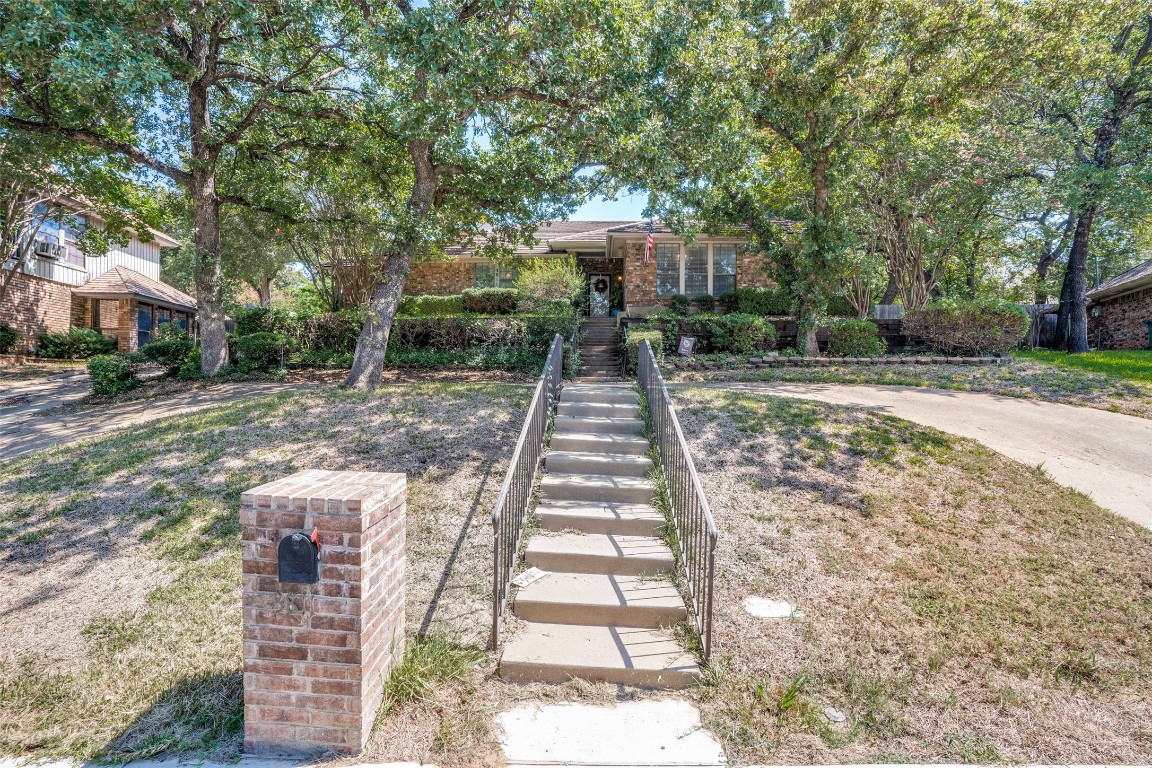 3811 Yachtclub Drive Arlington TX 76016