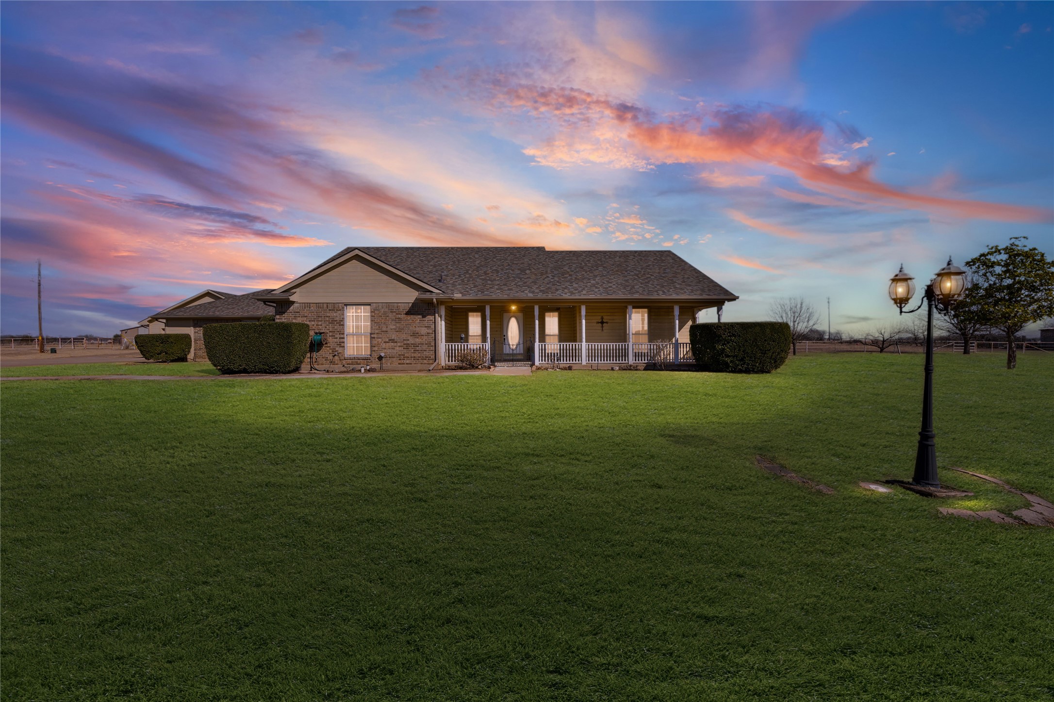 1043 Bells Chapel Road Pecan Hill TX 75165