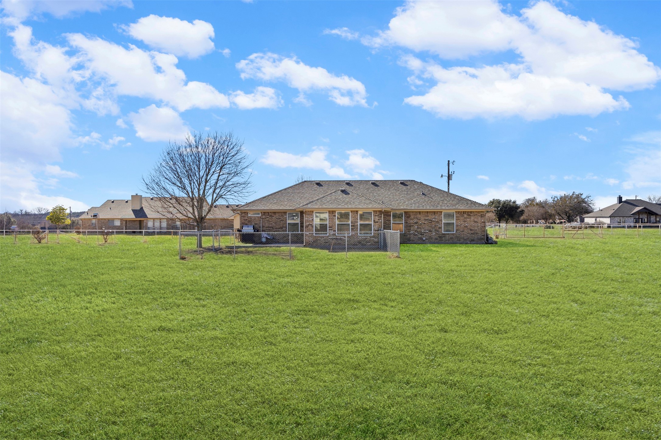 1043 Bells Chapel Road Pecan Hill TX 75165