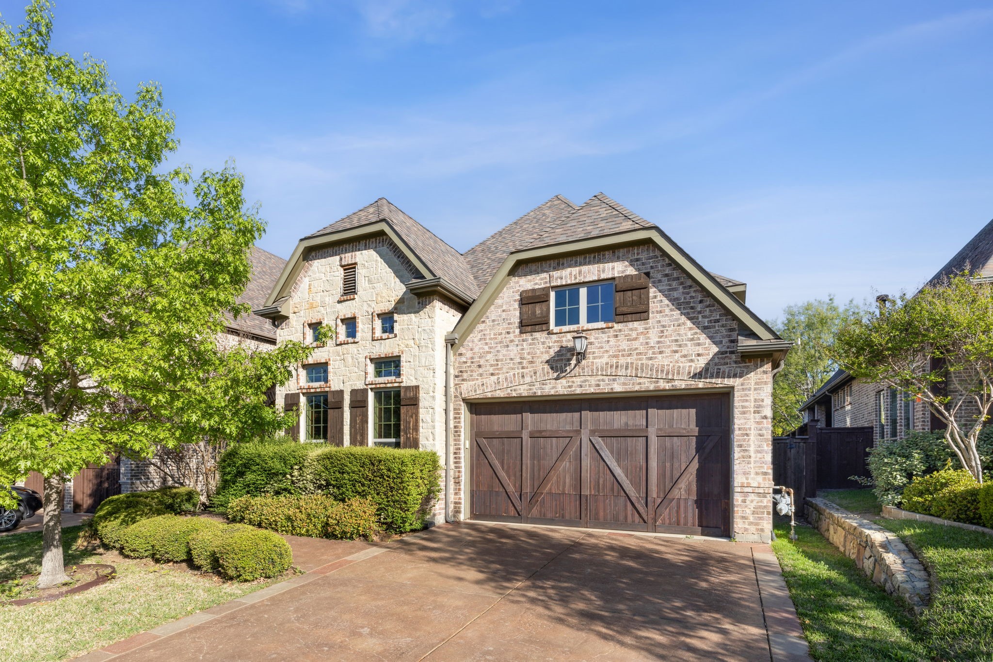 2119 N Hill Drive Irving TX 75038