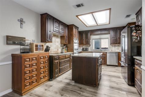 2005 Colonial Court Richardson TX 75082