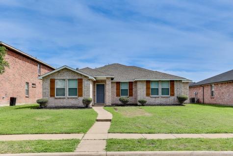 1424 Swift Fox Drive Lancaster TX 75134