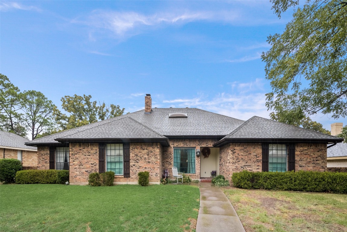 2422 Axminster Drive Grand Prairie TX 75050
