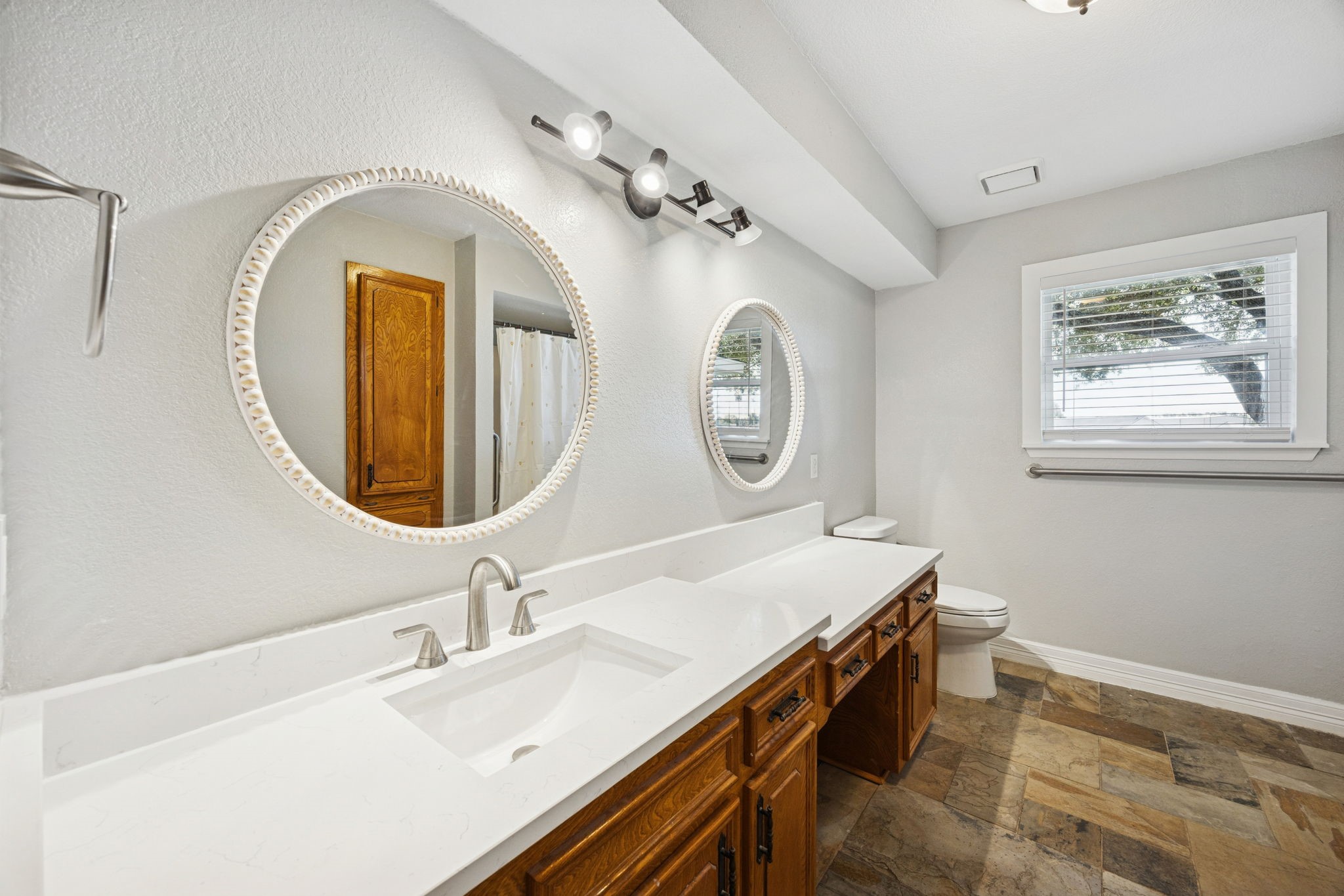 1403 Lakeview Drive St Paul TX 75098