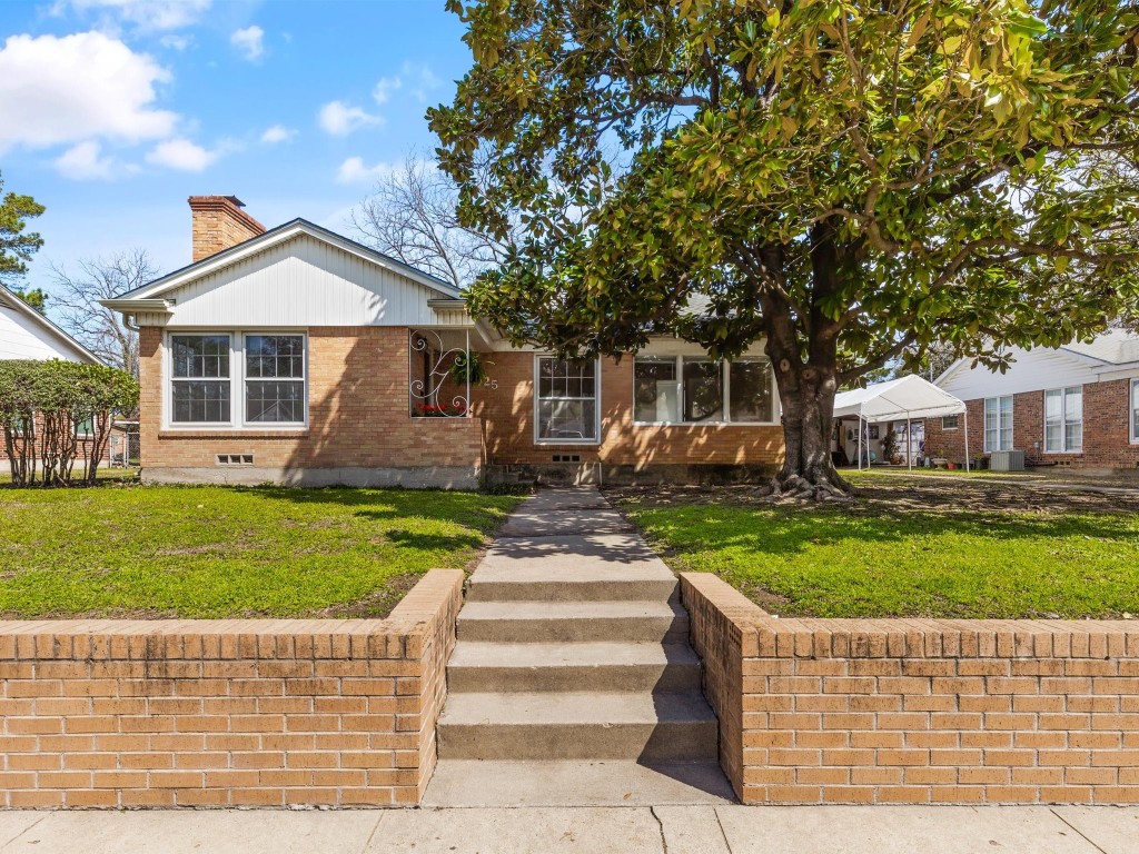 3225 Browning Court W Fort Worth TX 76111