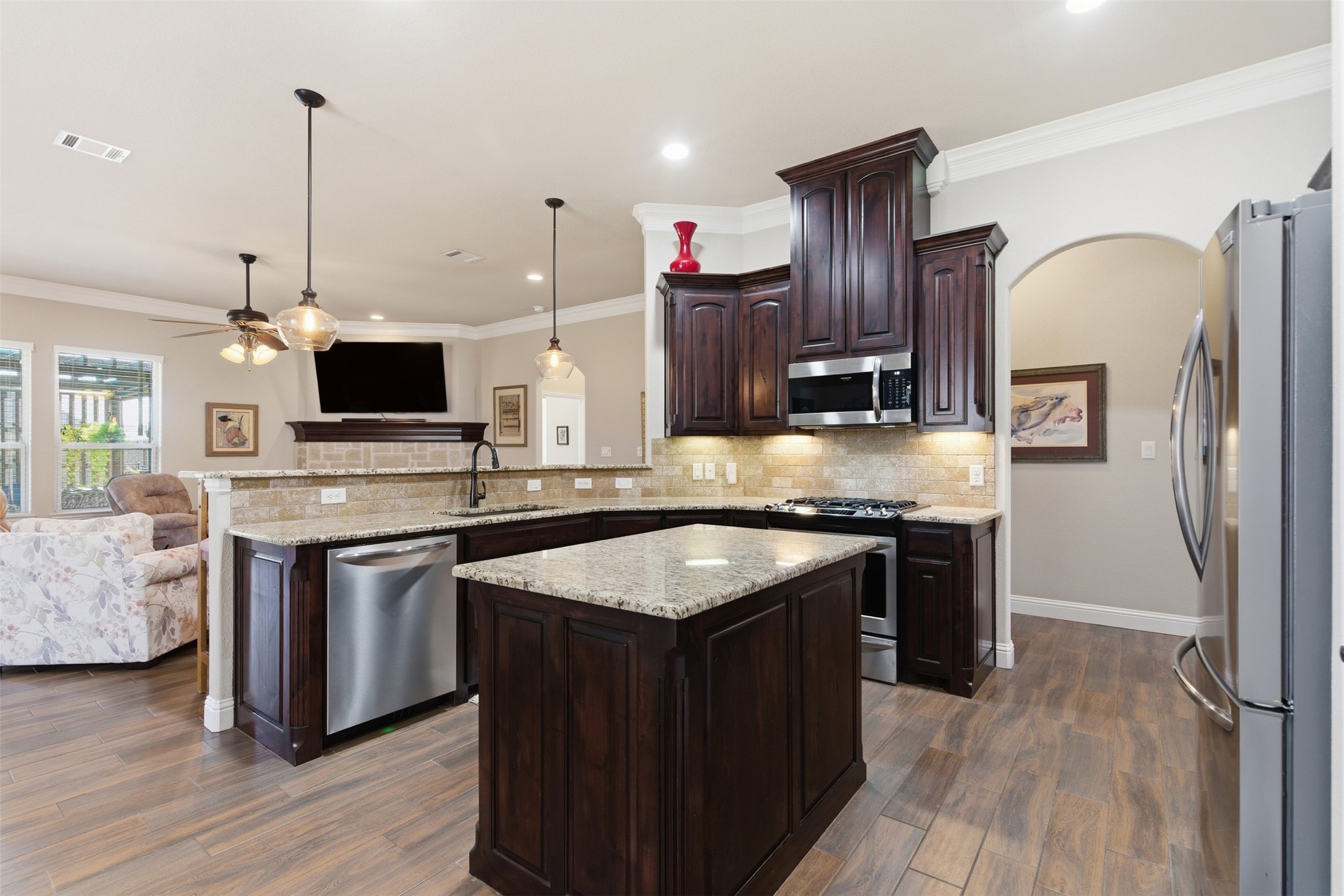 2038 Clive Drive Granbury TX 76048