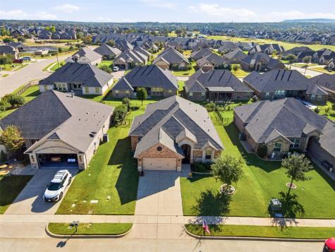 2038 Clive Drive Granbury TX 76048