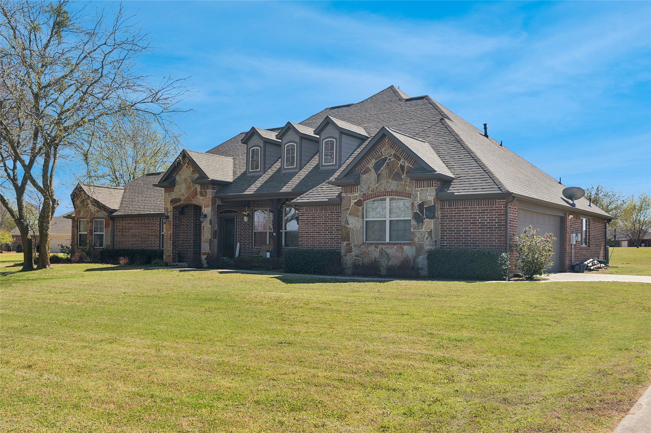 82 Forest Hills Circle Gunter TX 75058