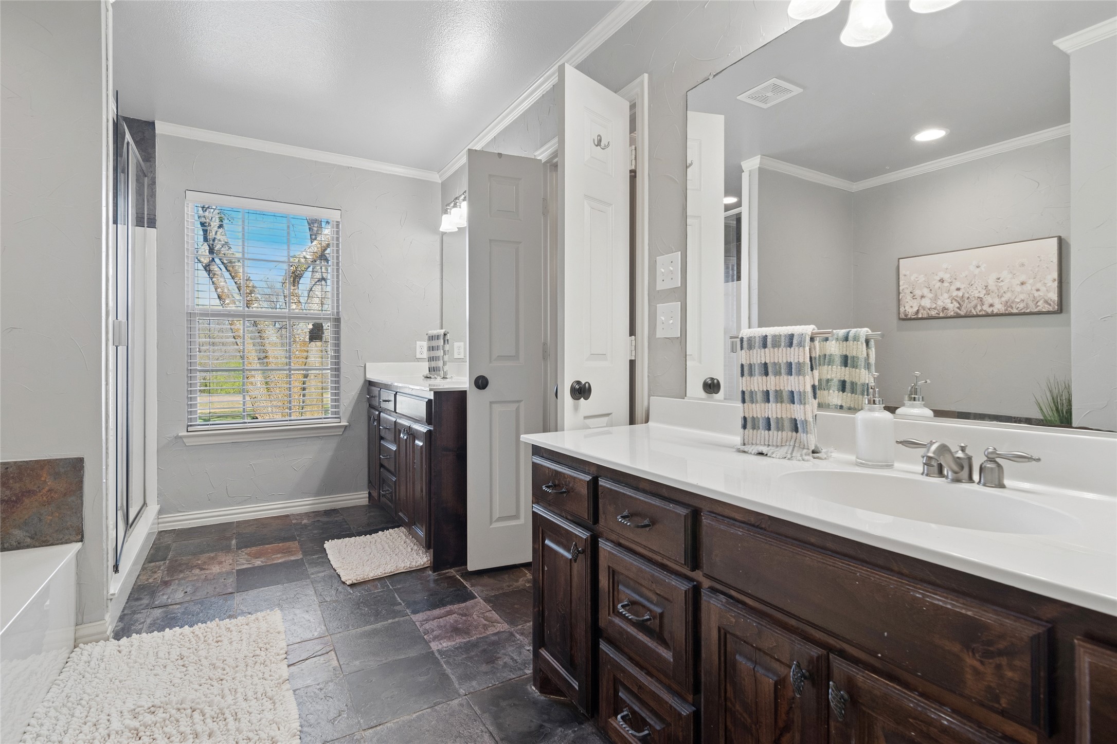 82 Forest Hills Circle Gunter TX 75058