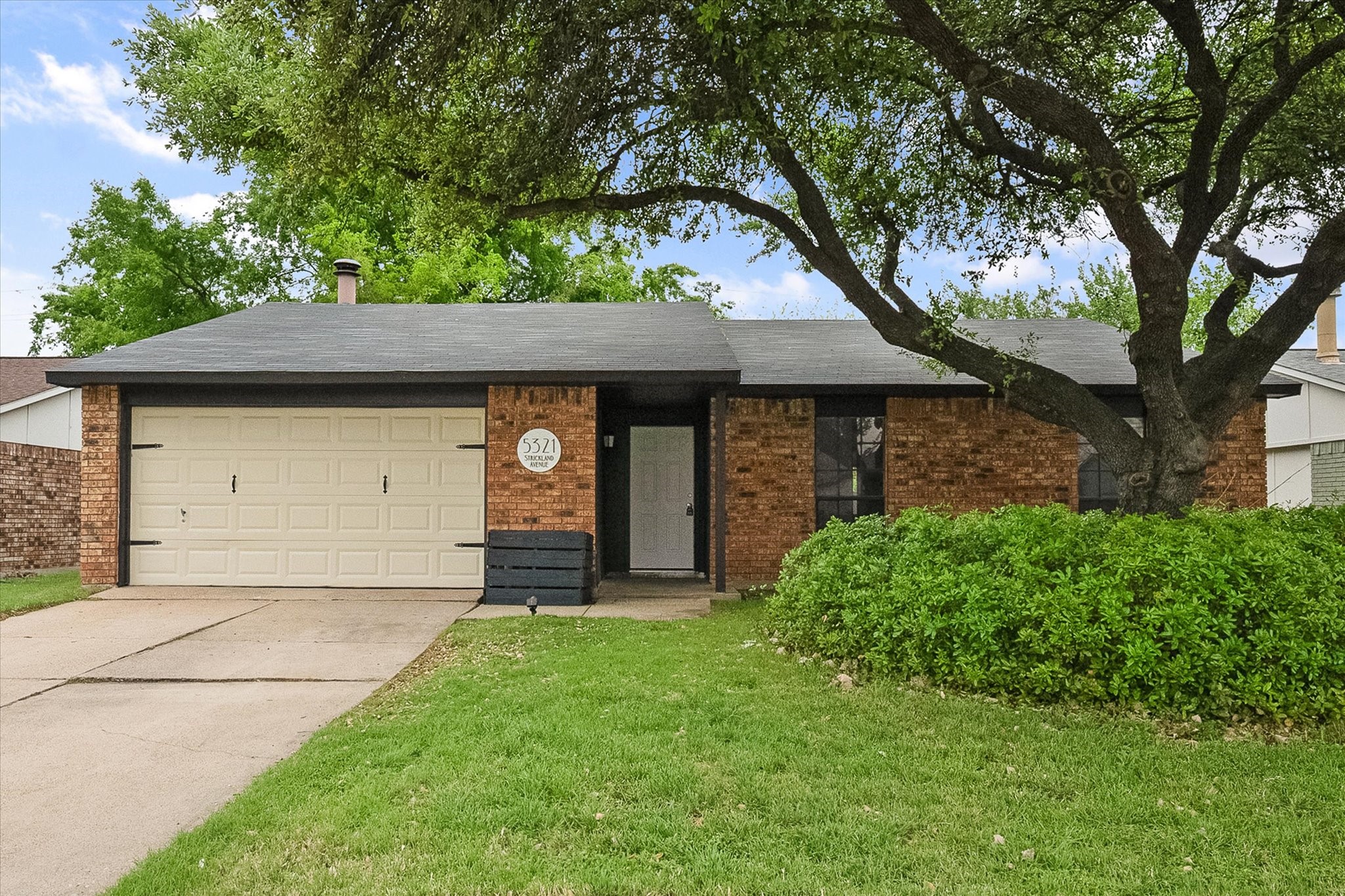5321 Strickland Avenue The Colony TX 75056