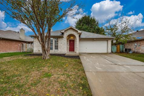 611 Wolcott Lane Grand Prairie TX 75052