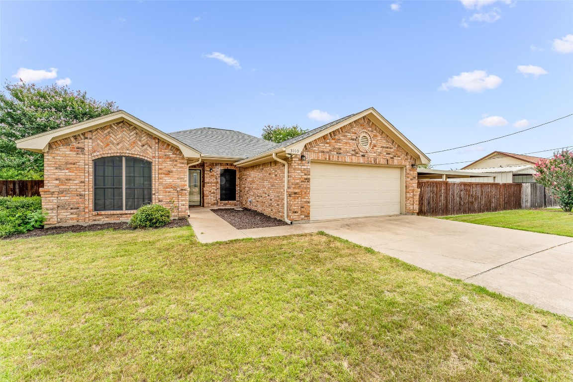 3109 Crockett Street Granbury TX 76049