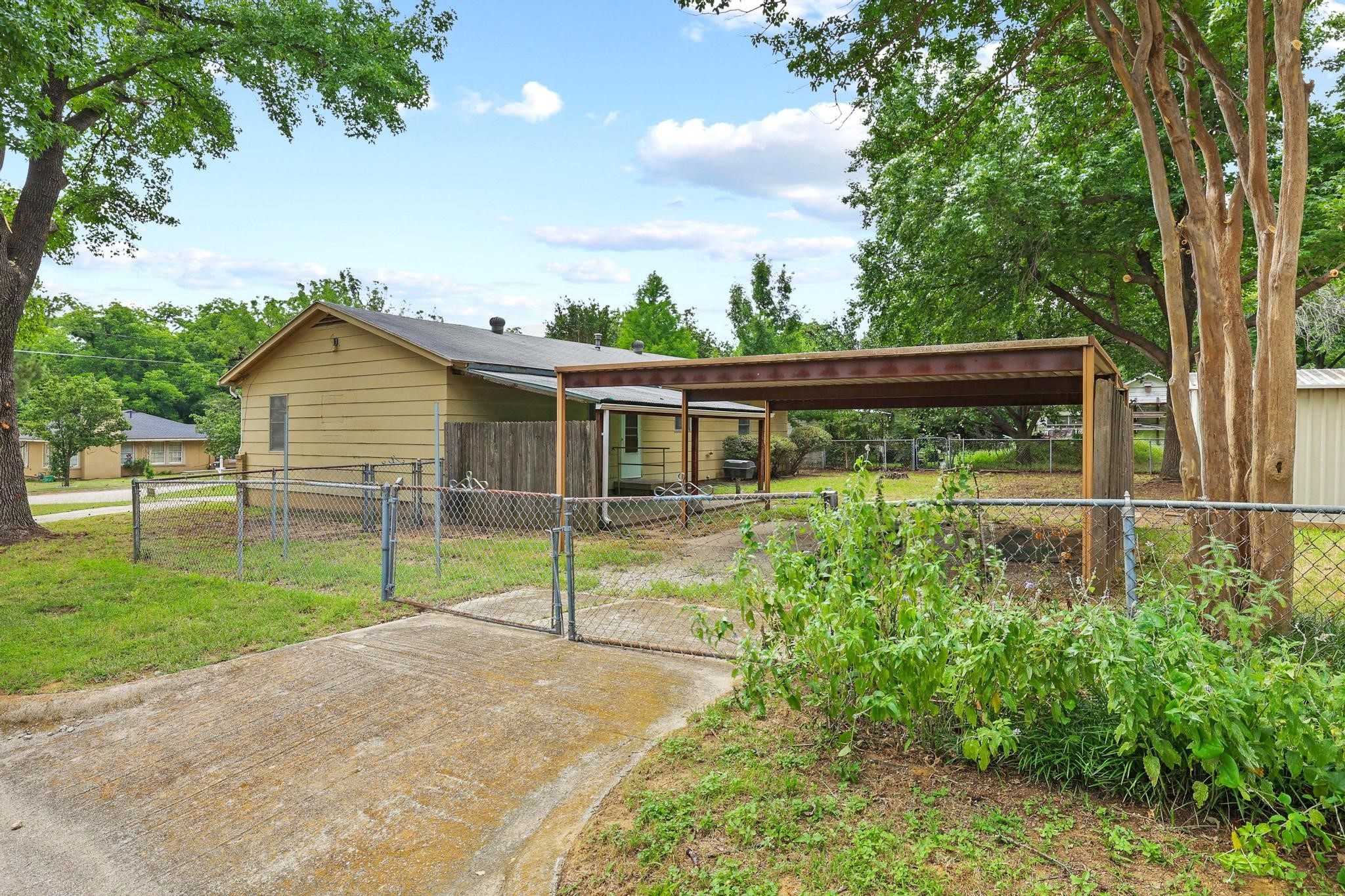 1402 Knight Street Denton TX 76205