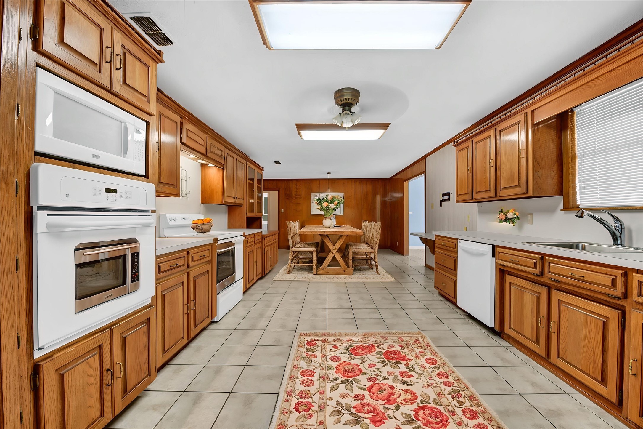 5108 Woodard Avenue Cleburne TX 76033
