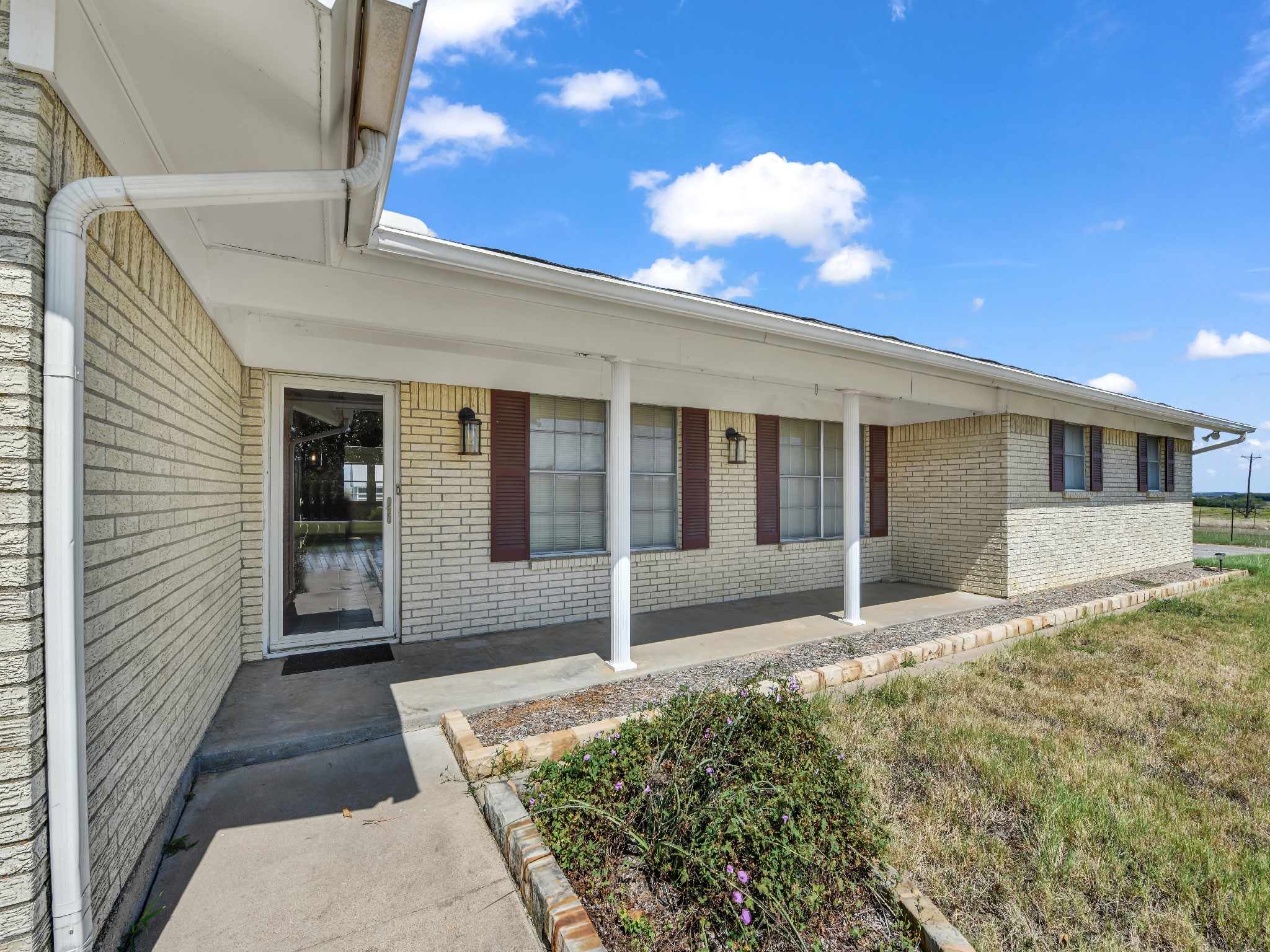 5108 Woodard Avenue Cleburne TX 76033