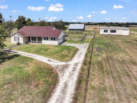 5108 Woodard Avenue Cleburne TX 76033
