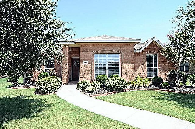 6400 Embassy Drive Forest Hill TX 76119