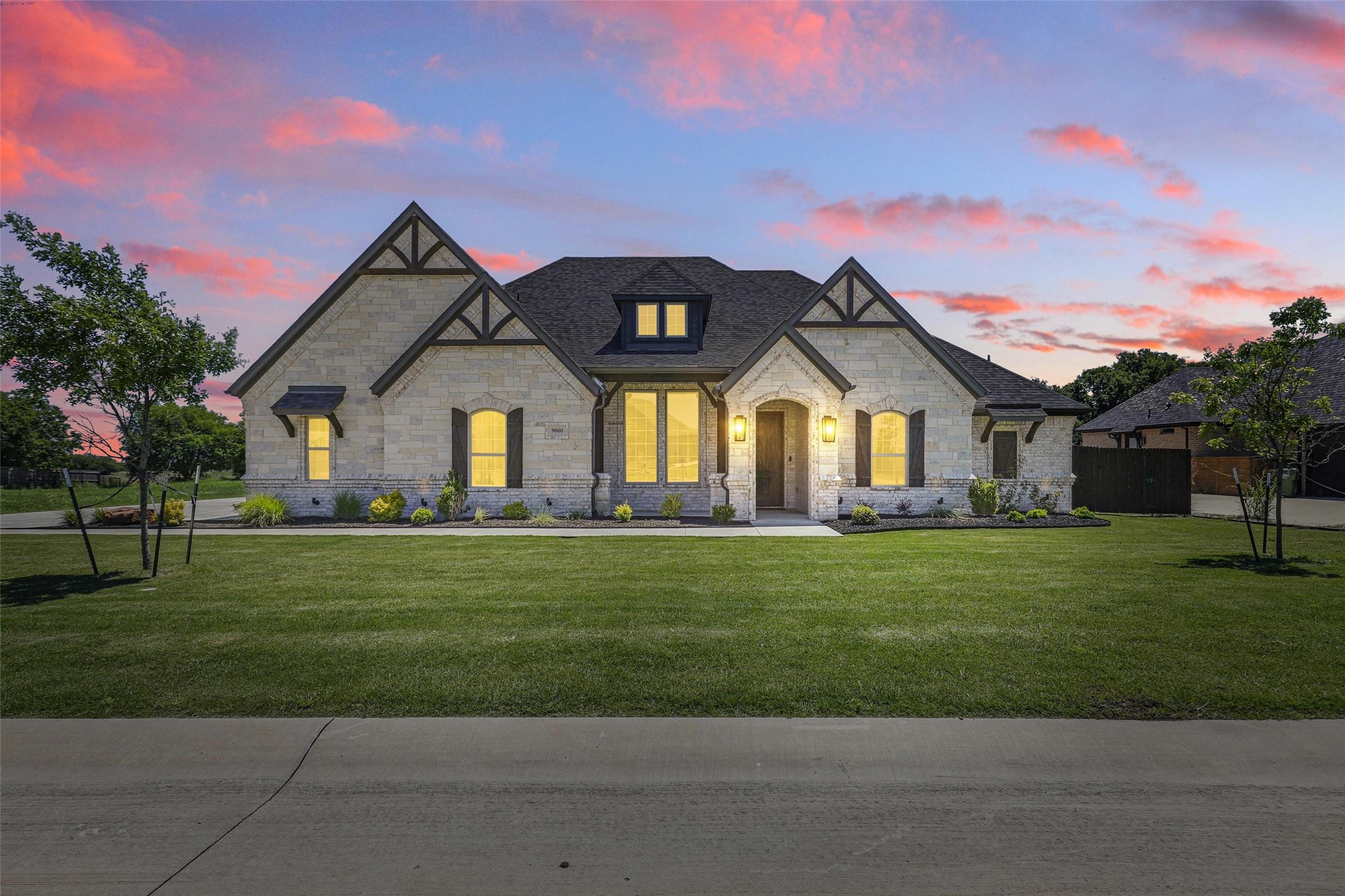 9000 Hidden Pond Street Justin TX 76247