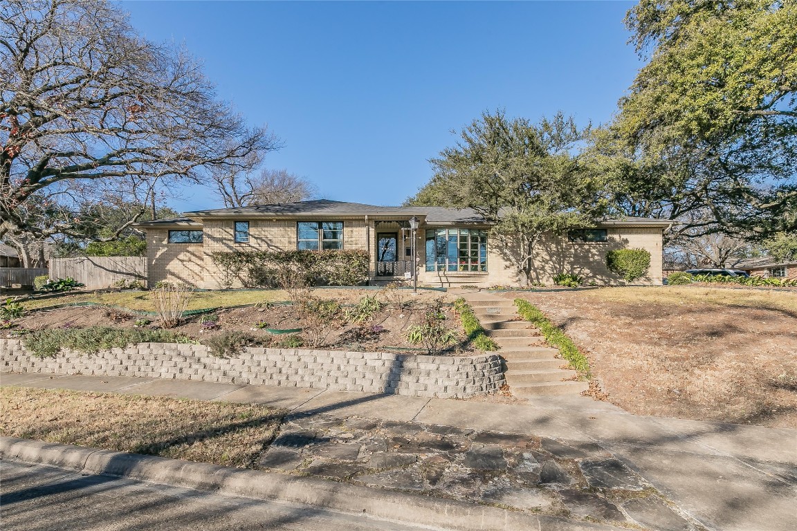 2867 Ripplewood Drive Dallas TX 75228