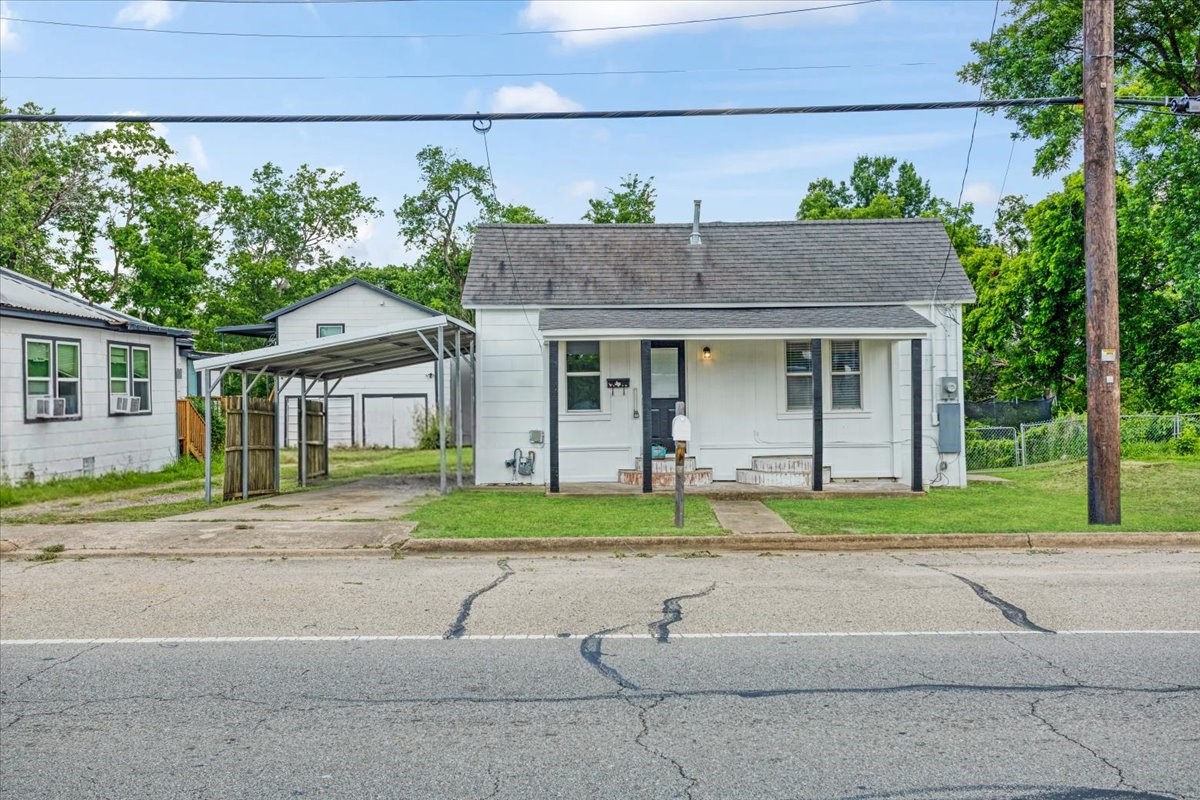 715 W Sam Rayburn Drive Bonham TX 75418