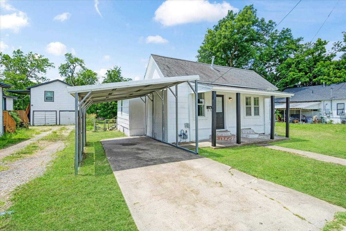 715 W Sam Rayburn Drive Bonham TX 75418