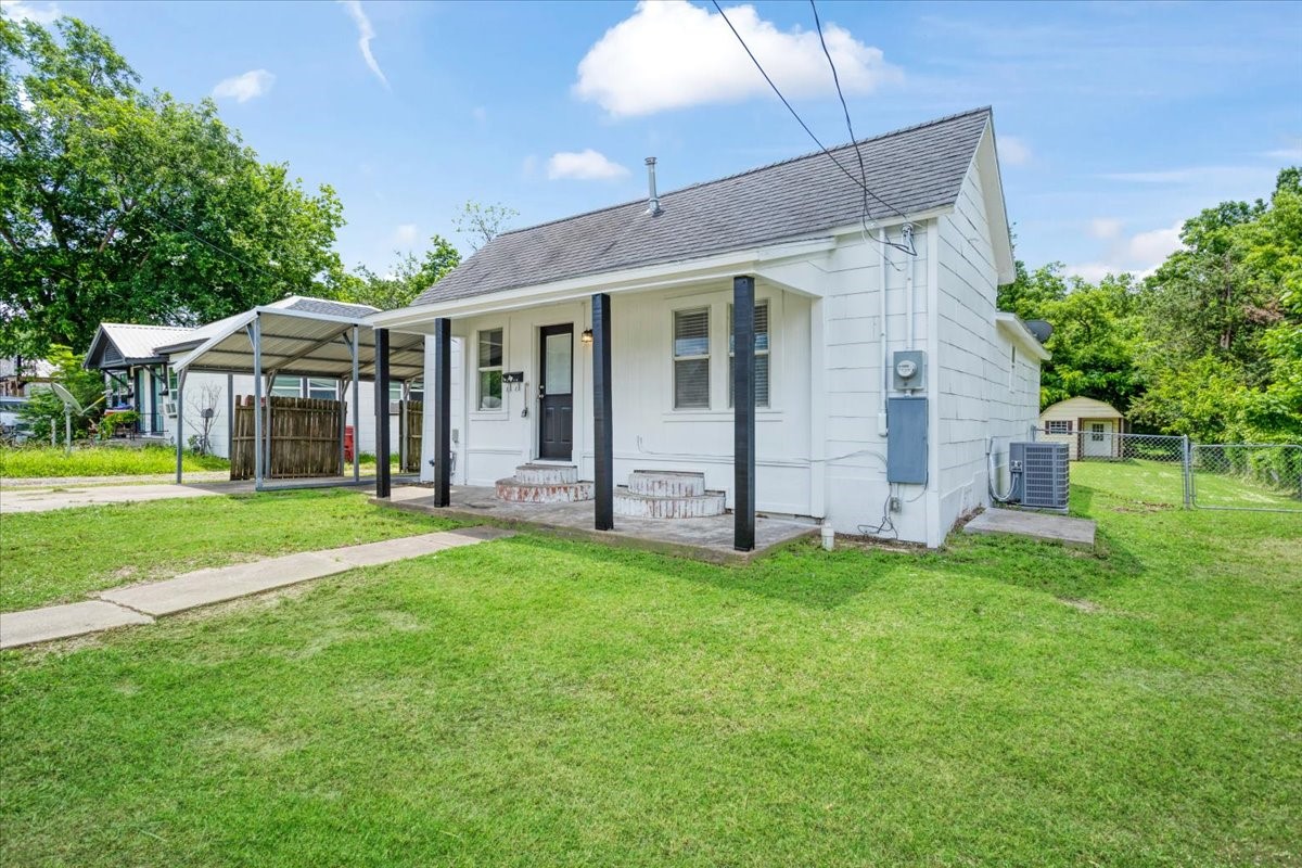 715 W Sam Rayburn Drive Bonham TX 75418