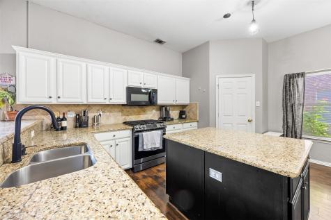 861 Pinnacle Circle Lewisville TX 75077