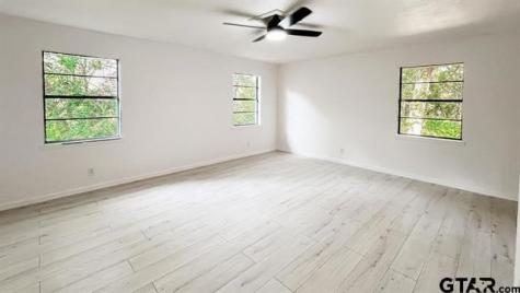 439 N Lone Star Hideaway TX 75771